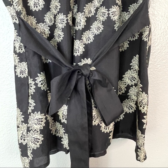 Baraschi Sleeveless Silk Flowered Pleated Black Tie Top Size Small - Picture 8 of 8